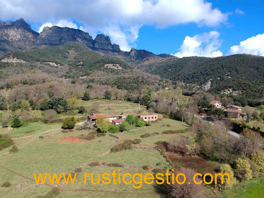 paisaje masia garrotxa